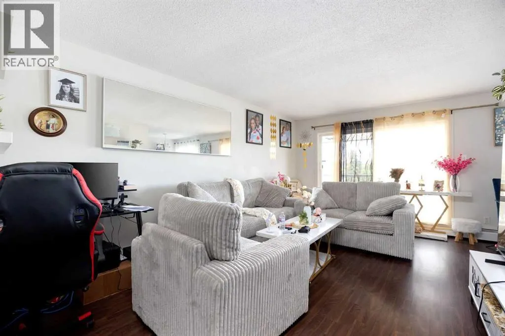 309, 9 Clearwater Crescent