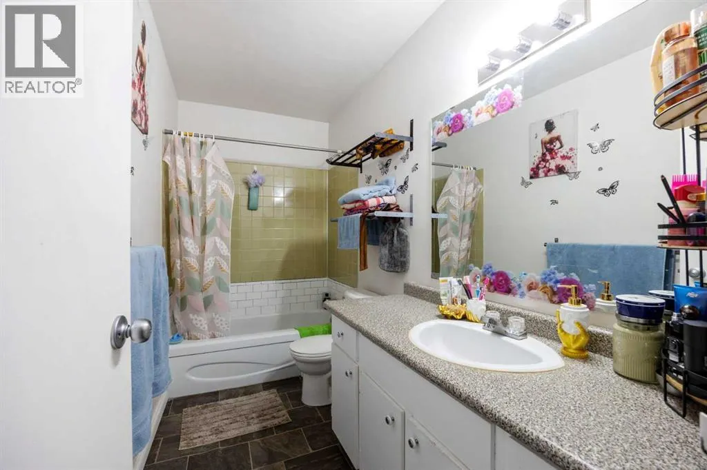309, 9 Clearwater Crescent
