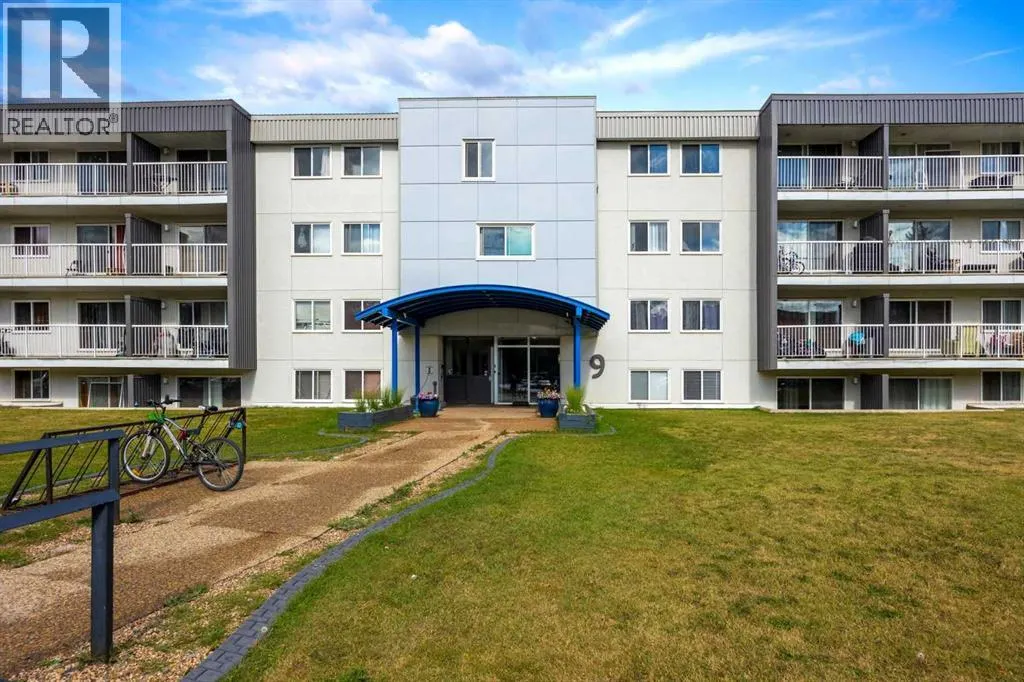 309, 9 Clearwater Crescent