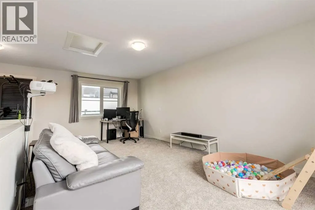 104, 474 Seton Circle SE
