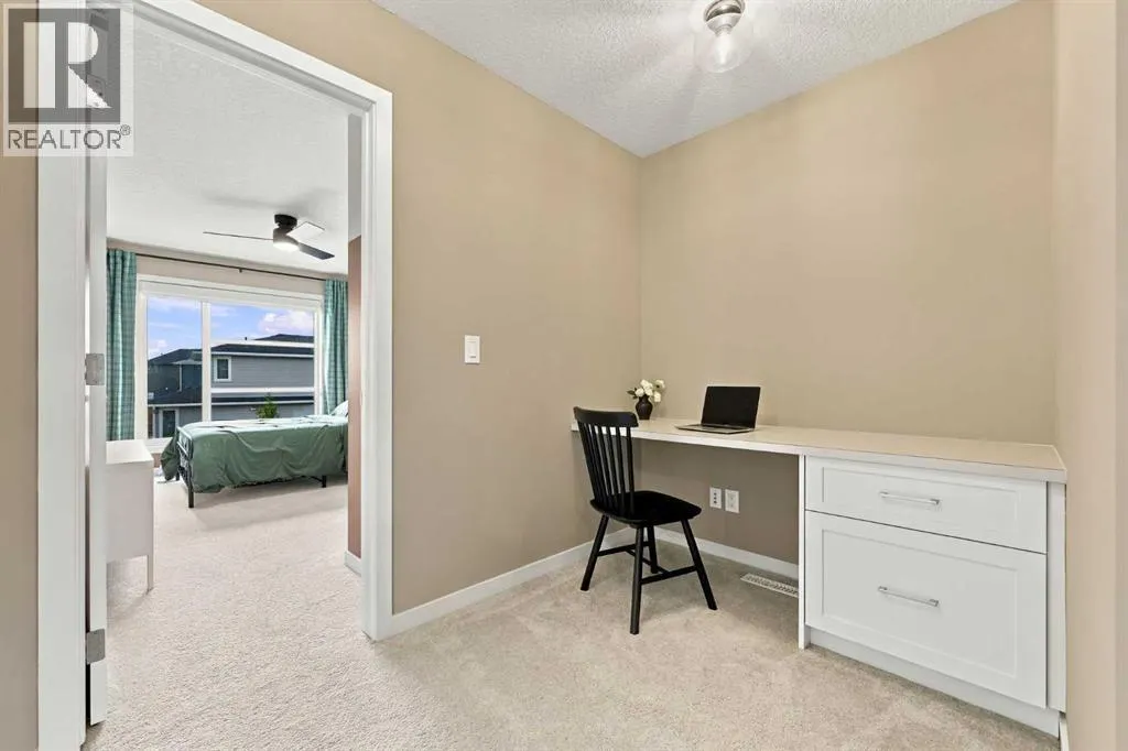 186 Cranbrook Park SE