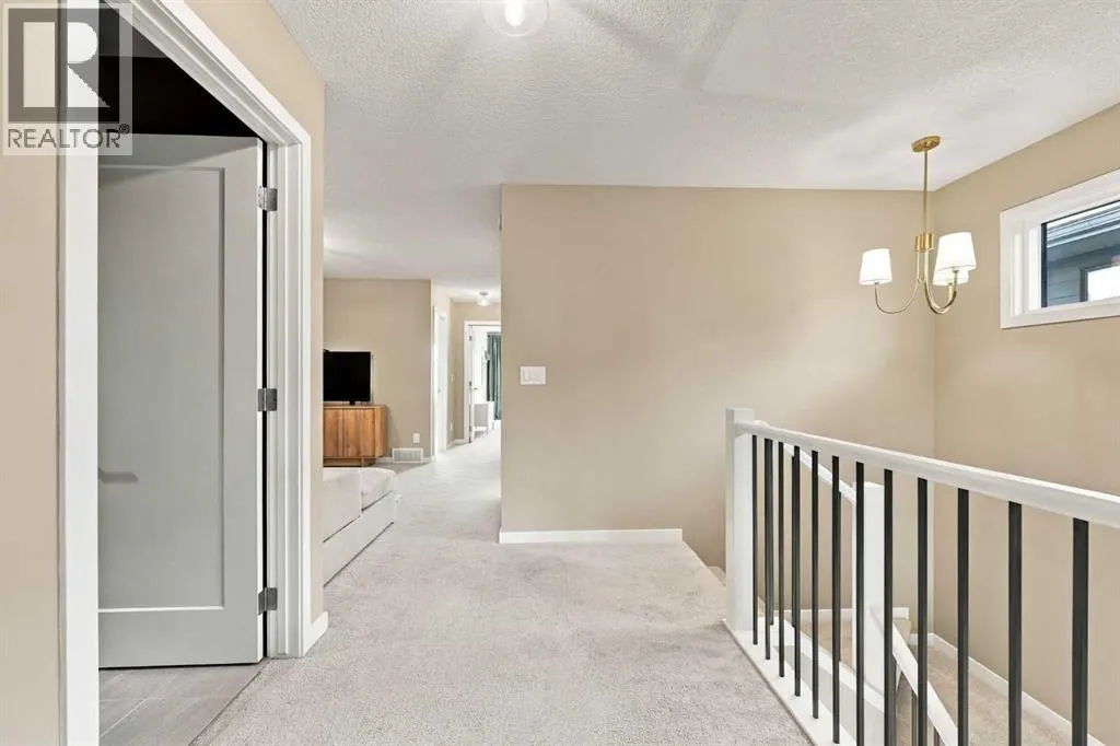 186 Cranbrook Park SE