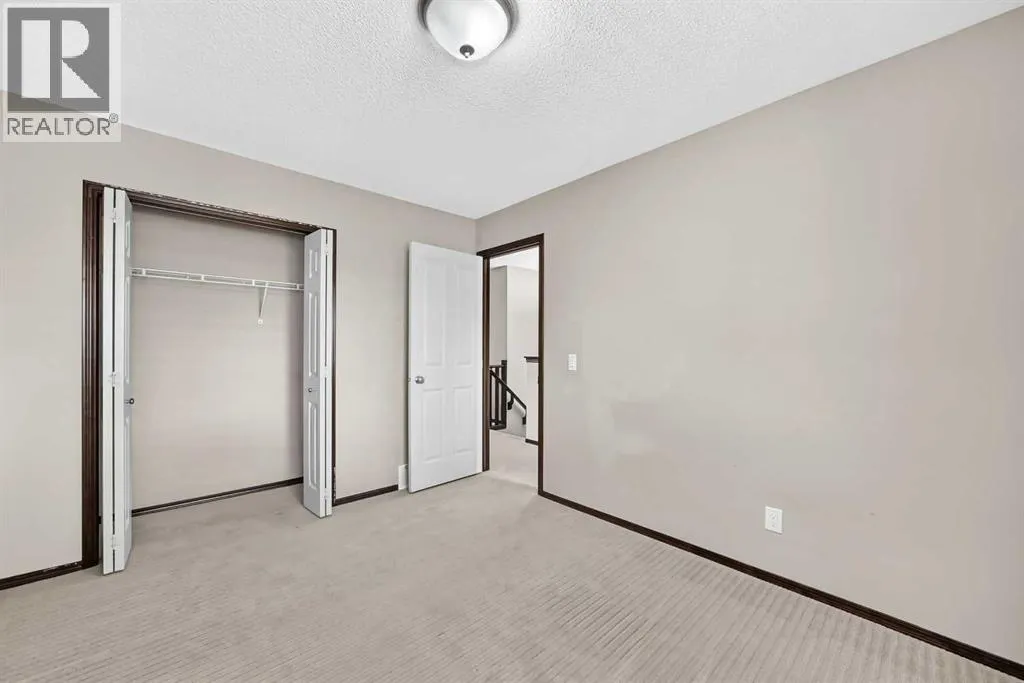 36 Auburn Bay Avenue SE