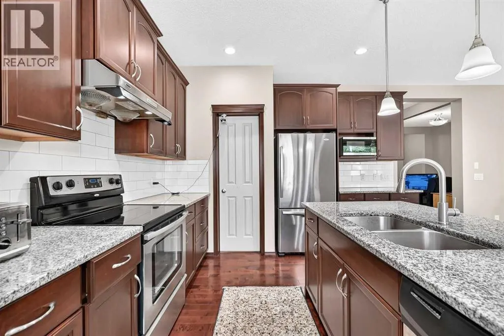 36 Auburn Bay Avenue SE
