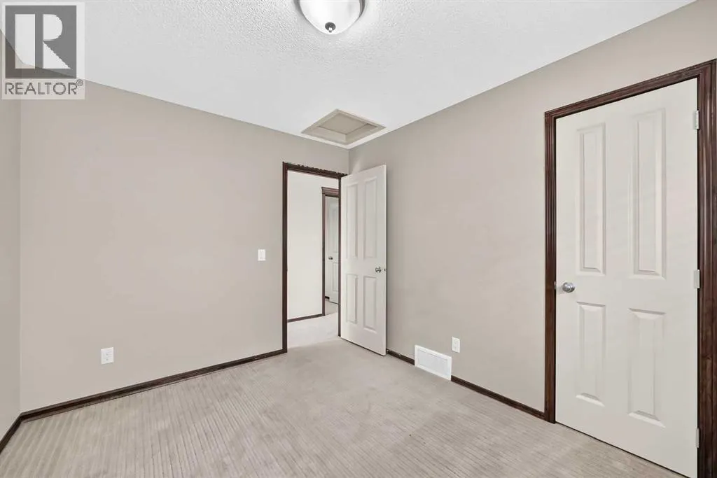 36 Auburn Bay Avenue SE