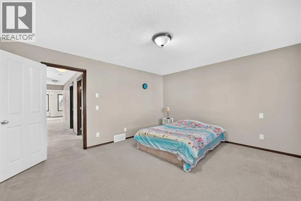 36 Auburn Bay Avenue SE