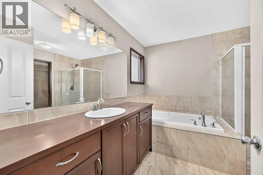 36 Auburn Bay Avenue SE