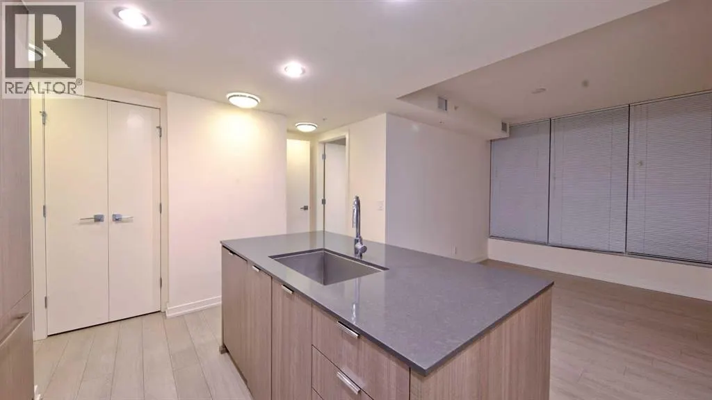 301, 51 Waterfront Mews SW