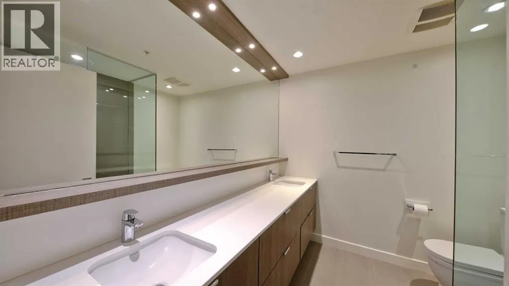 301, 51 Waterfront Mews SW