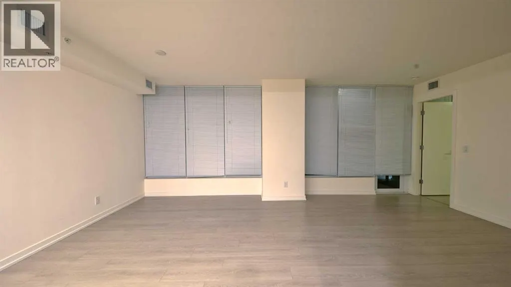 301, 51 Waterfront Mews SW