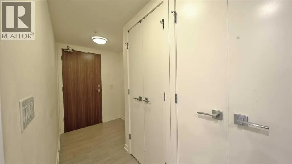301, 51 Waterfront Mews SW