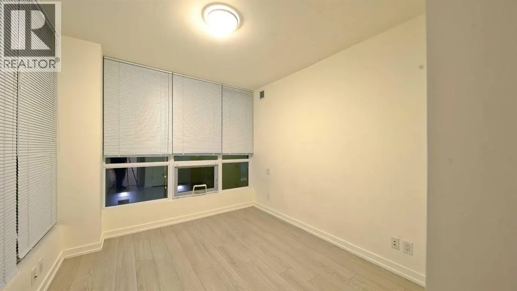 301, 51 Waterfront Mews SW