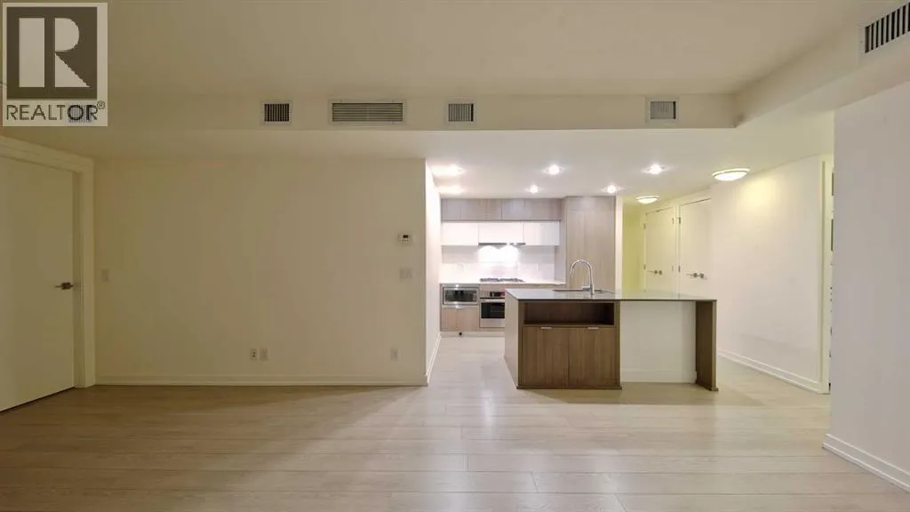301, 51 Waterfront Mews SW