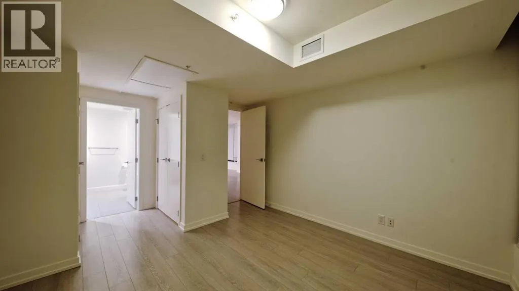 301, 51 Waterfront Mews SW