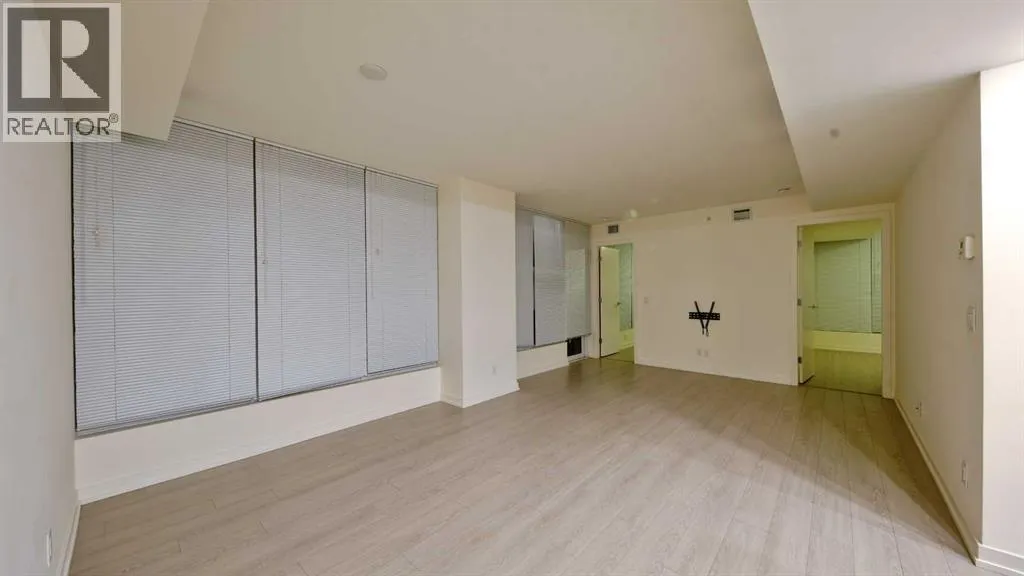 301, 51 Waterfront Mews SW