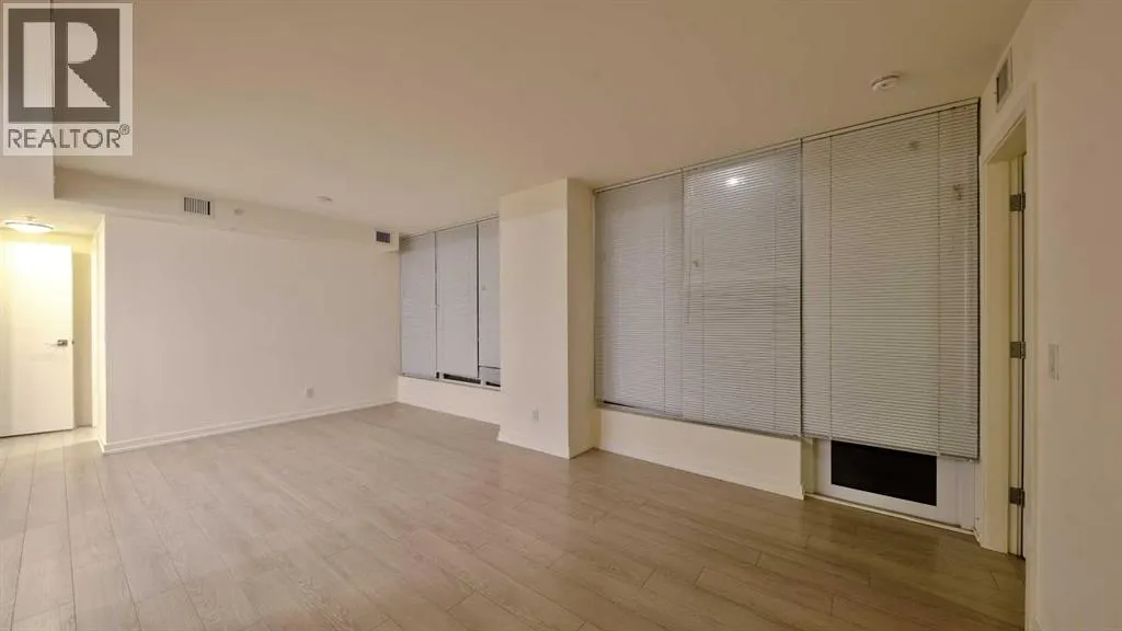 301, 51 Waterfront Mews SW
