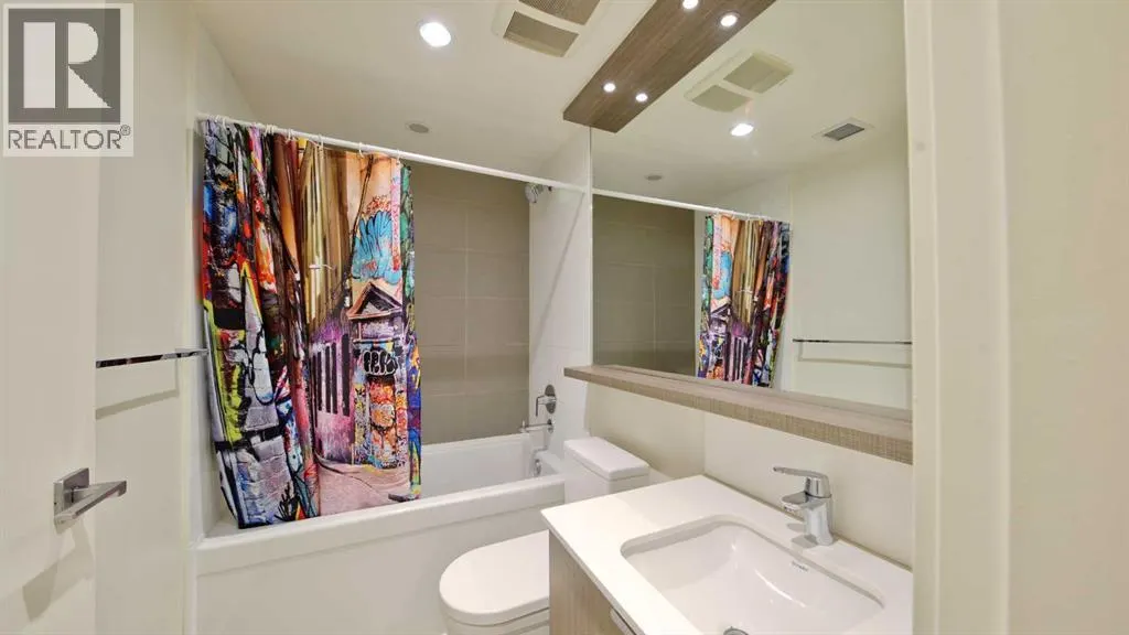301, 51 Waterfront Mews SW