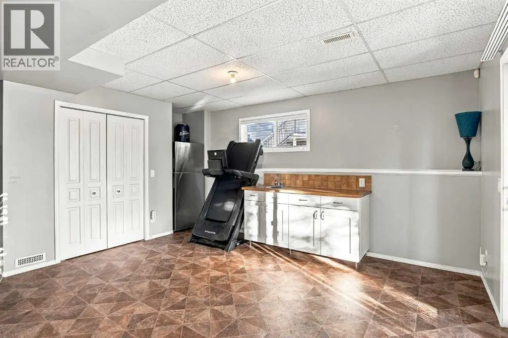 184 Cove Crescent
