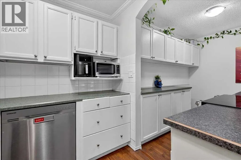 305, 11010 Bonaventure Drive SE