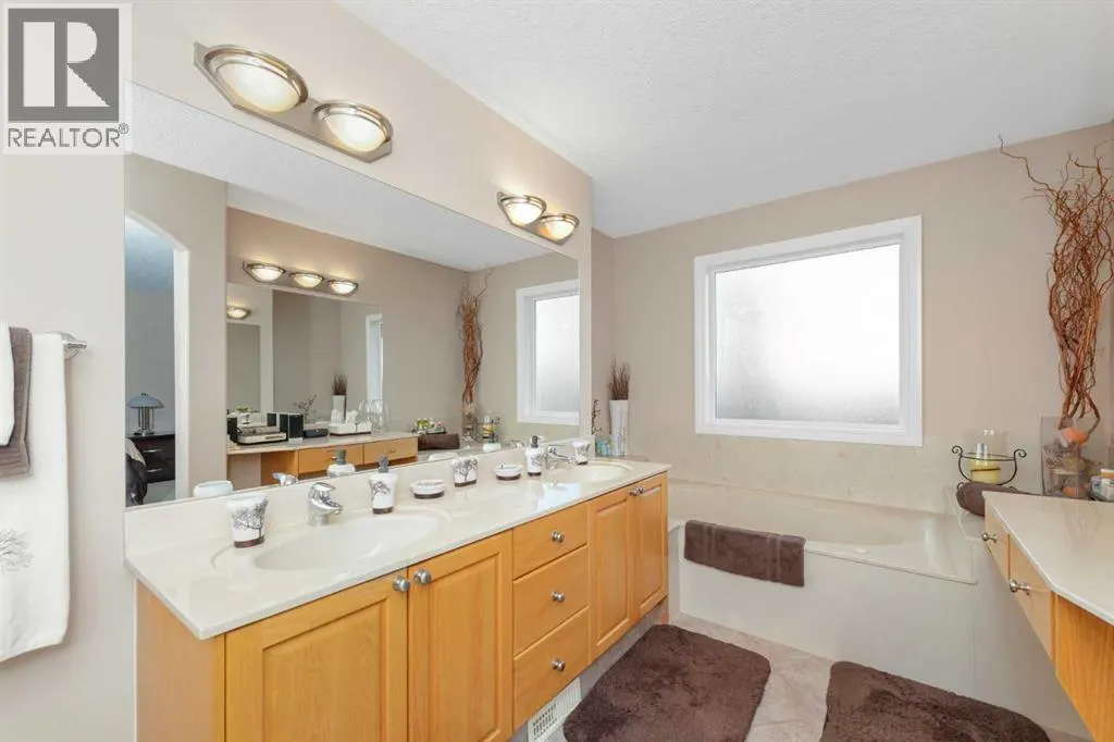 112 Cove Crescent