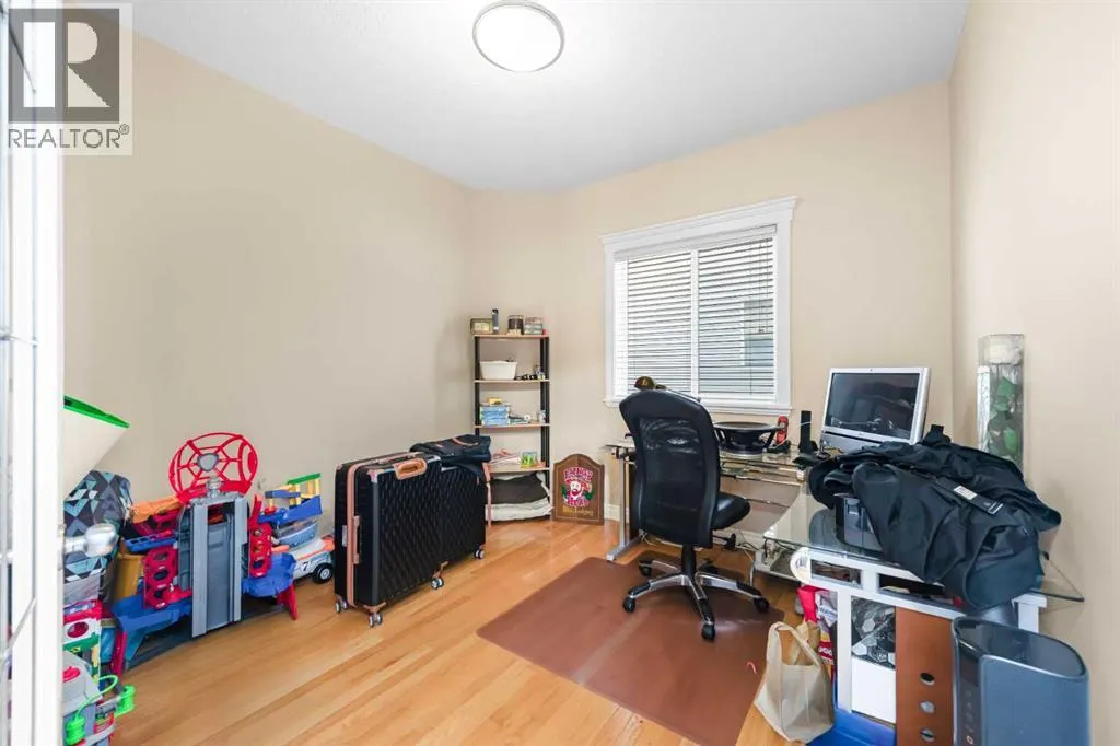 112 Cove Crescent