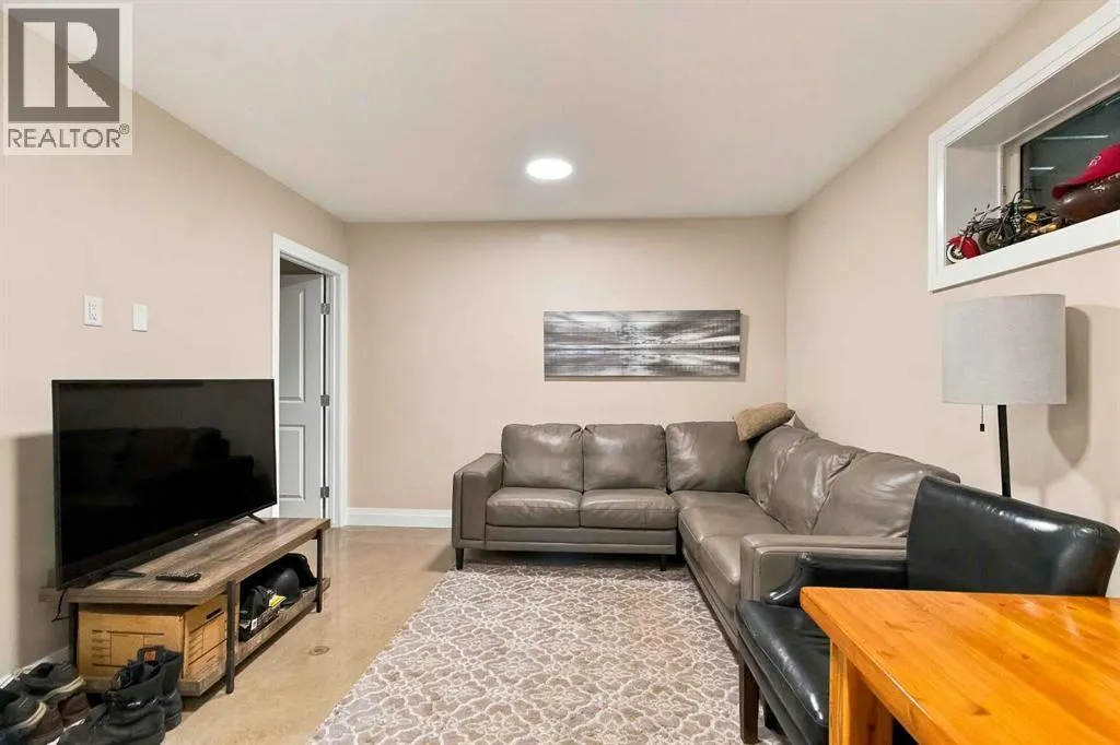 122 Clenell Bay