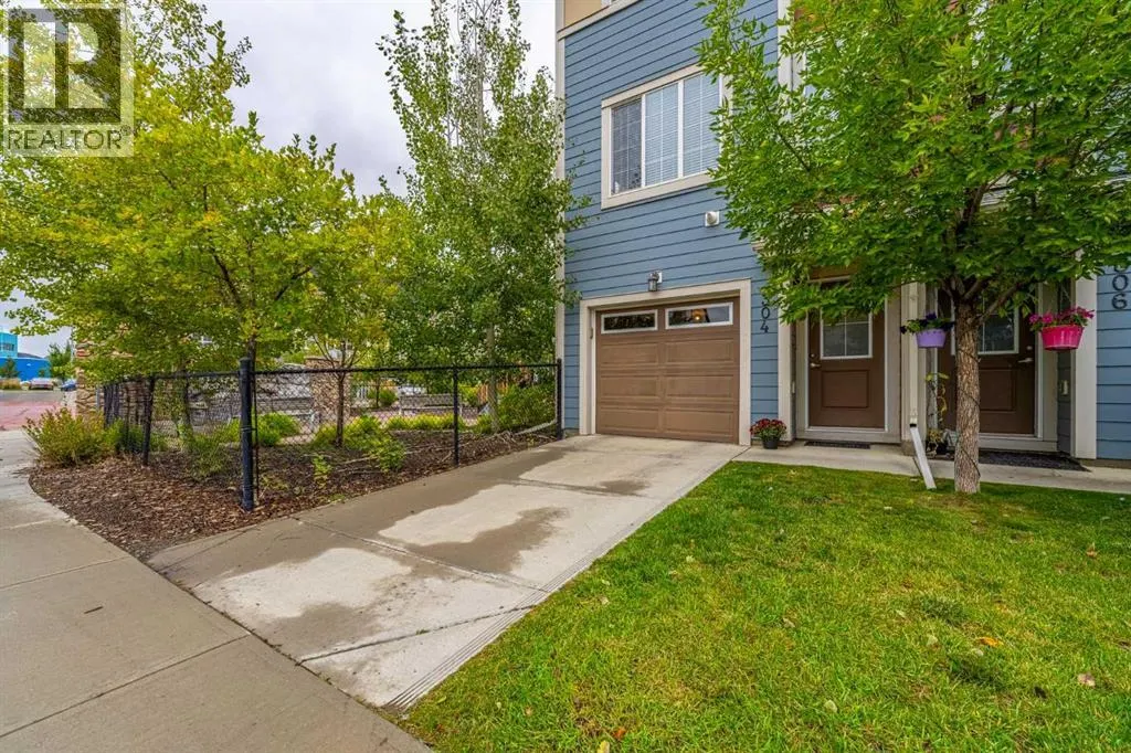304 Marquis Lane SE