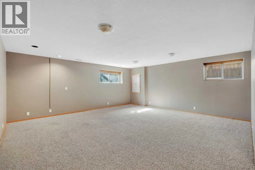 186 Cramond Close SE