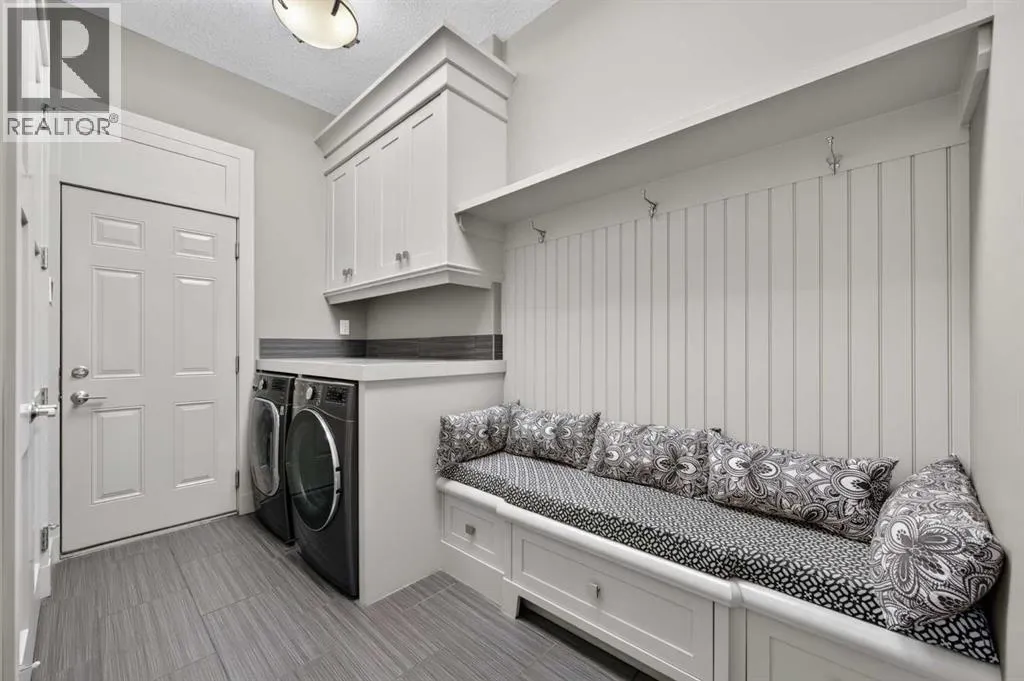 4 Aspen Cliff Close SW