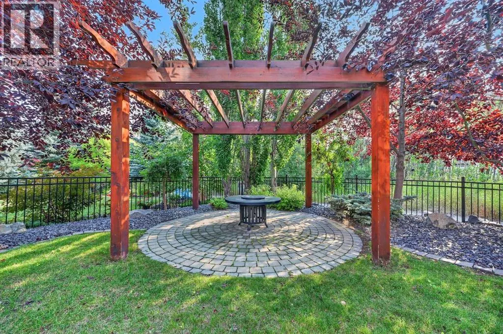 4 Aspen Cliff Close SW