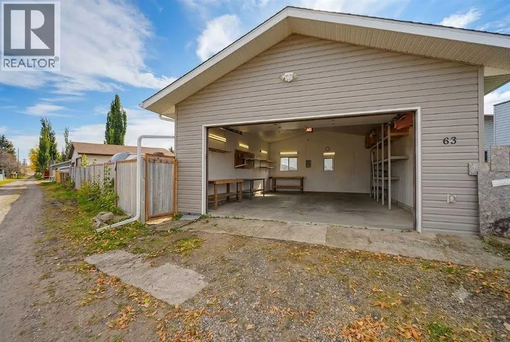 63 Dundee Crescent