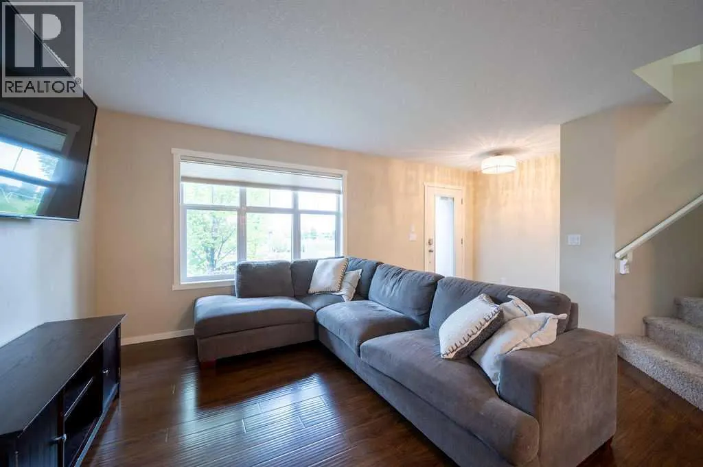 25 Marine Drive SE