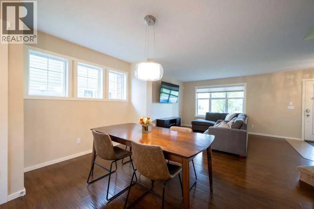 25 Marine Drive SE