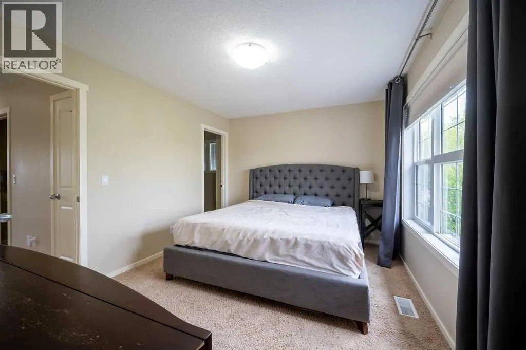 25 Marine Drive SE