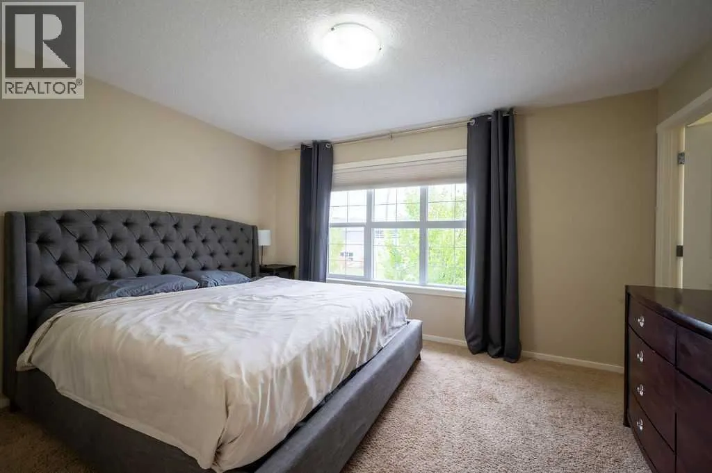 25 Marine Drive SE