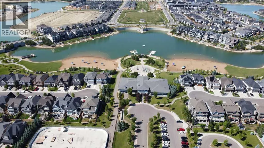 25 Marine Drive SE