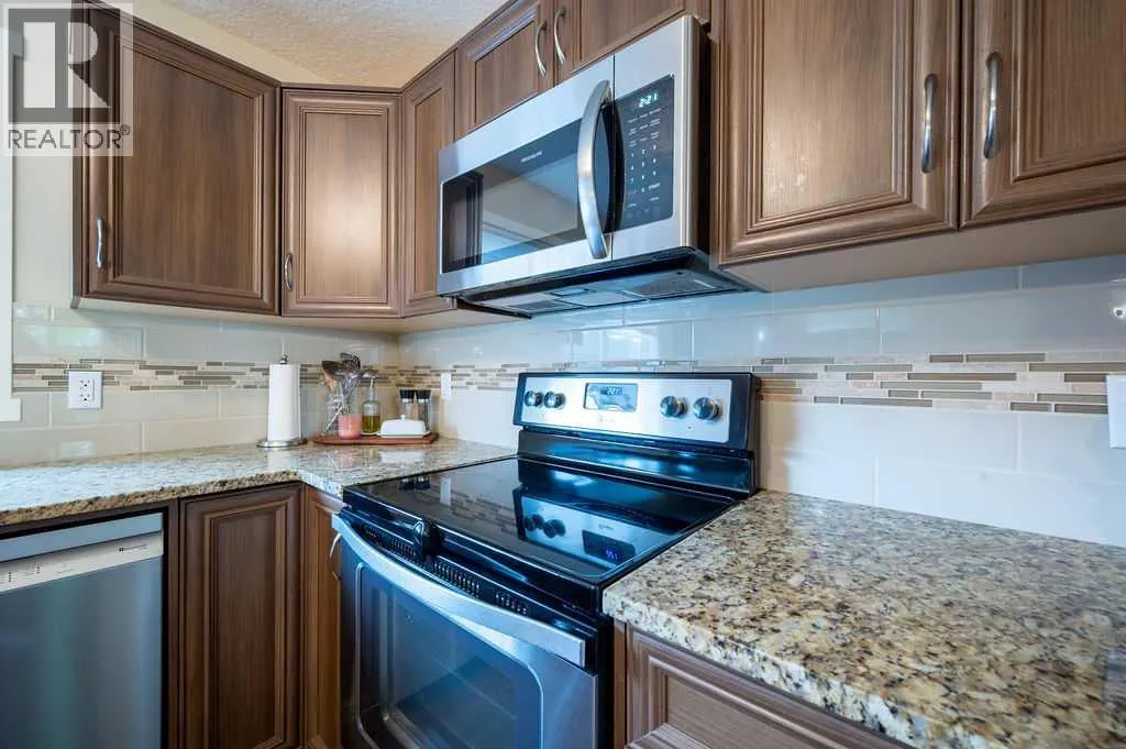 25 Marine Drive SE