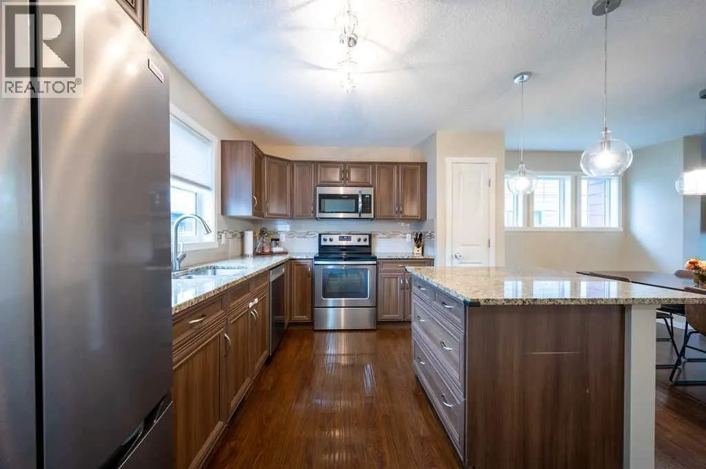 25 Marine Drive SE