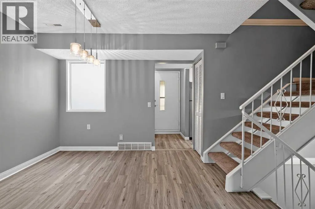 1006, 2520 Palliser Drive SW