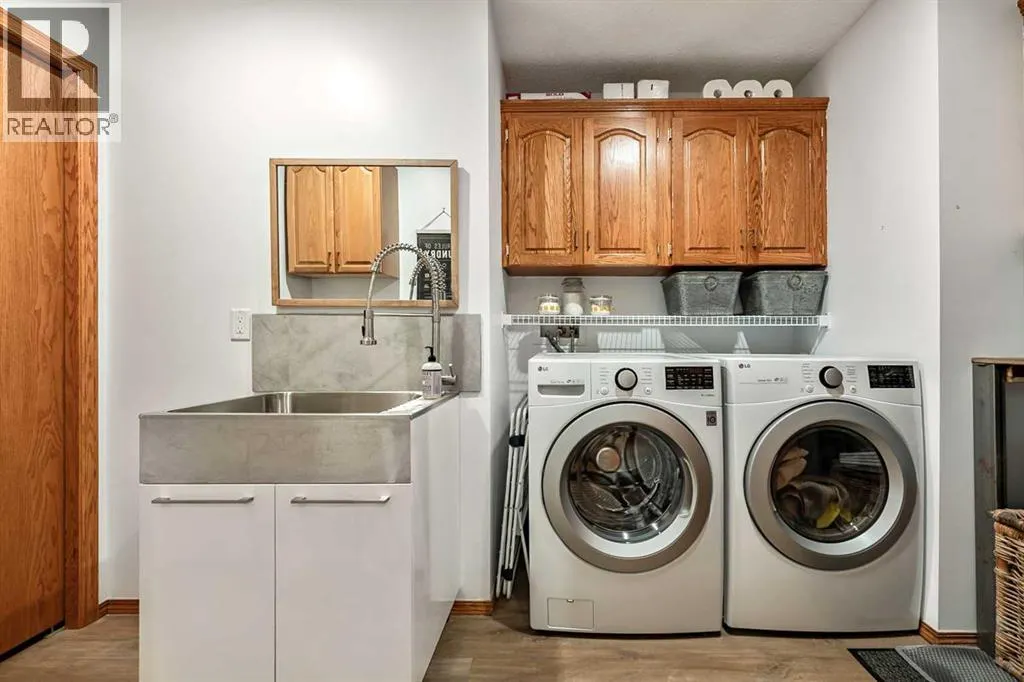 16 Evergreen Gardens SW