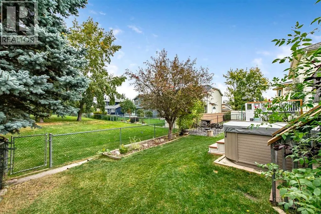 16 Evergreen Gardens SW