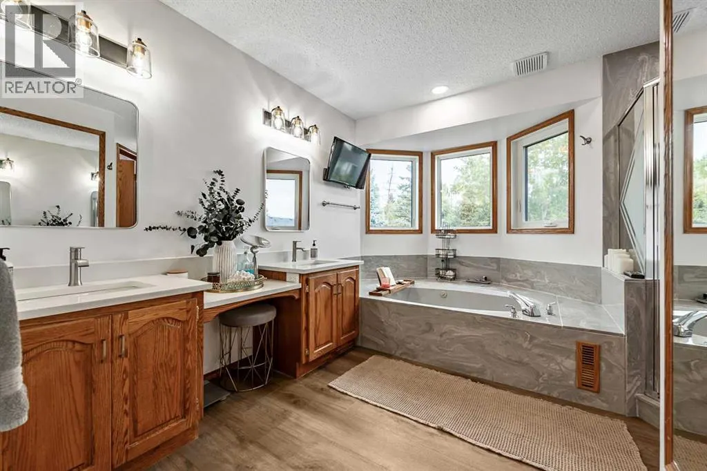 16 Evergreen Gardens SW