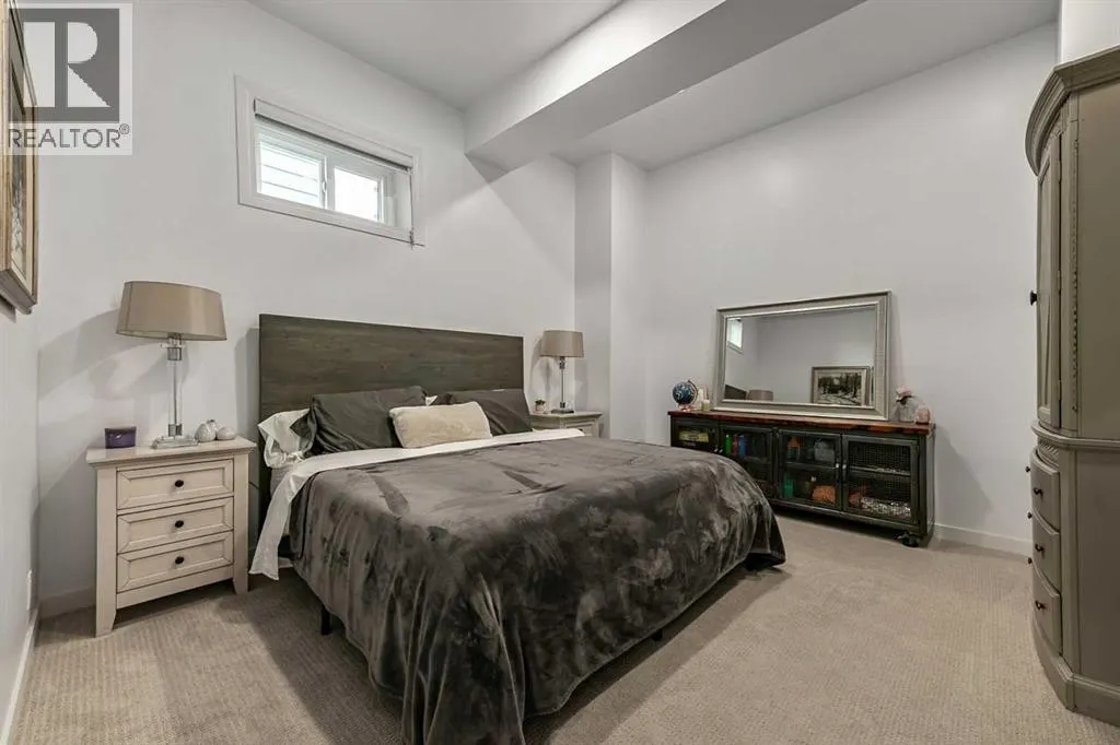 16 Evergreen Gardens SW