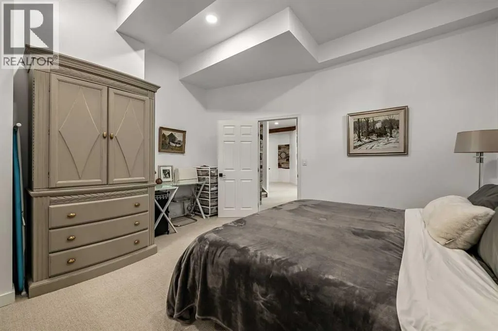 16 Evergreen Gardens SW