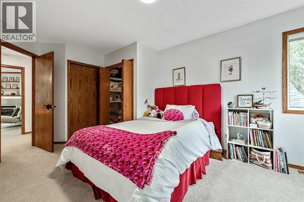 16 Evergreen Gardens SW