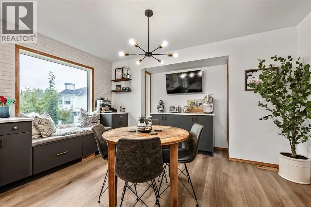 16 Evergreen Gardens SW