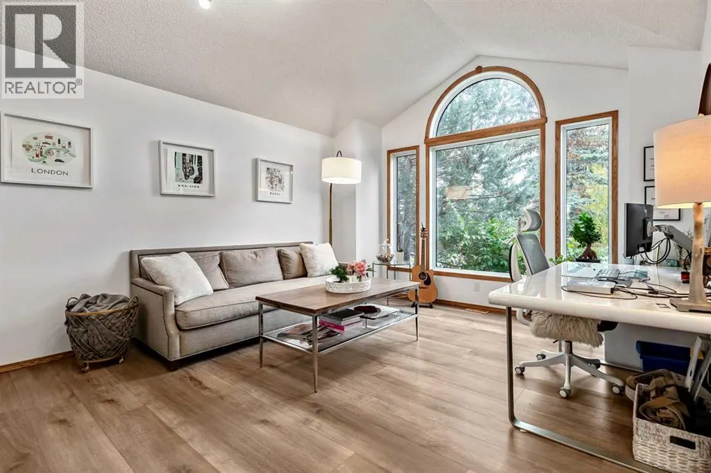 16 Evergreen Gardens SW