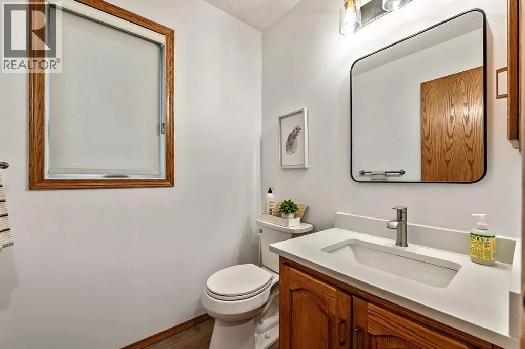 16 Evergreen Gardens SW