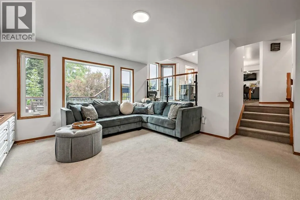 16 Evergreen Gardens SW