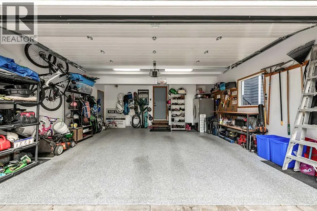 16 Evergreen Gardens SW